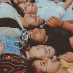 Turvallisen ensikohtaamisen järjestäminen kulttuurien välisen deittailun jälkeen