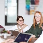 Kameran jumiutuminen flirttailun keskeyttäjänä